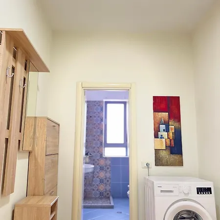 Appartement Above The - 02 Tirana